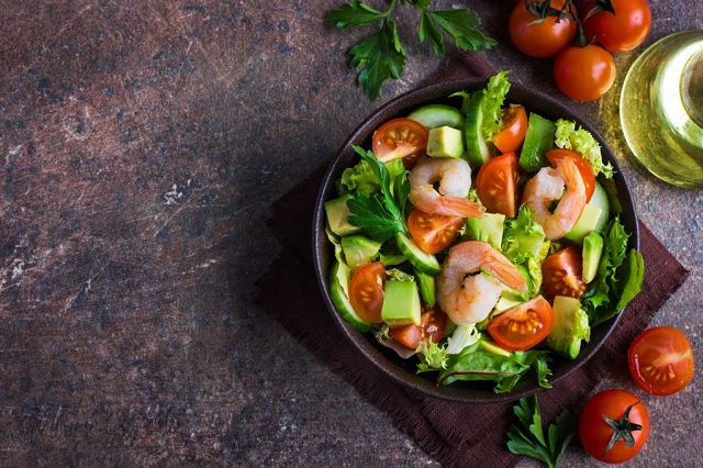 Dưỡng da đẹp dáng cùng salad tôm bơ Dưỡng da đẹp dáng cùng salad tôm bơ