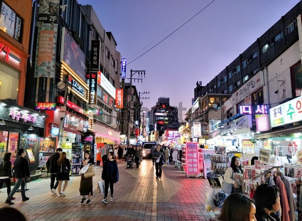 Chợ đêm Dongdaemun đa dạng