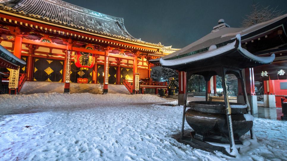 Asakusa Kannon đầy tuyết vào tháng 12