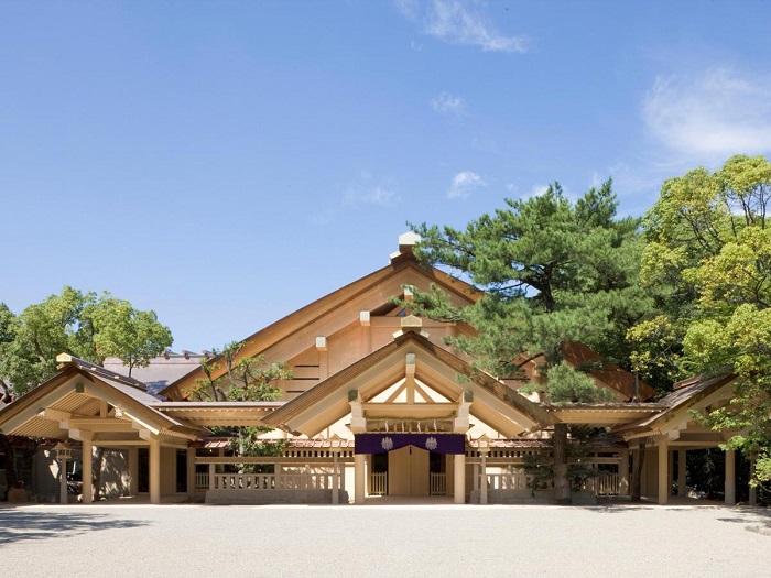 Đền Atsuta Jingu được xây dựng để bảo quản thanh kiếm và thờ phụng thần Amaterasu