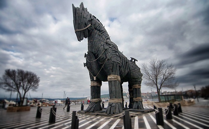 Ngựa Gỗ Thành Troy được dựng lên từ phim