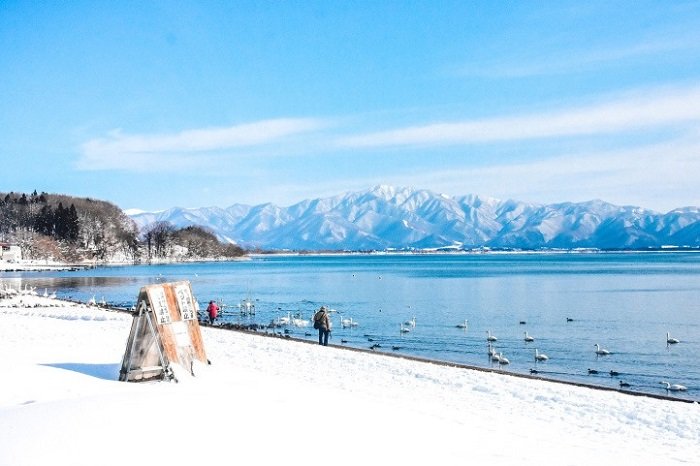Hồ Inawashiro mùa đông