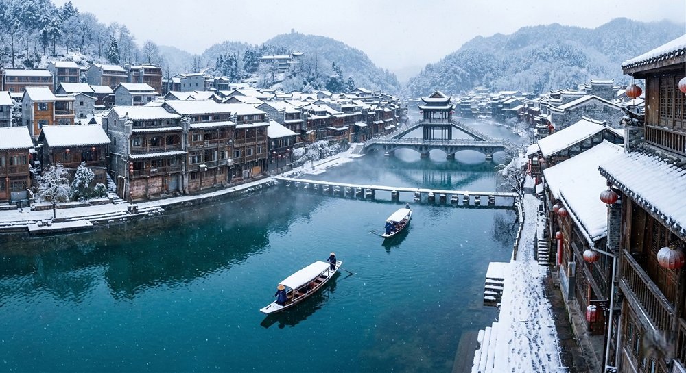 Phượng Hoàng Cổ Trấn – Nét tình giữa dòng Đà Giang