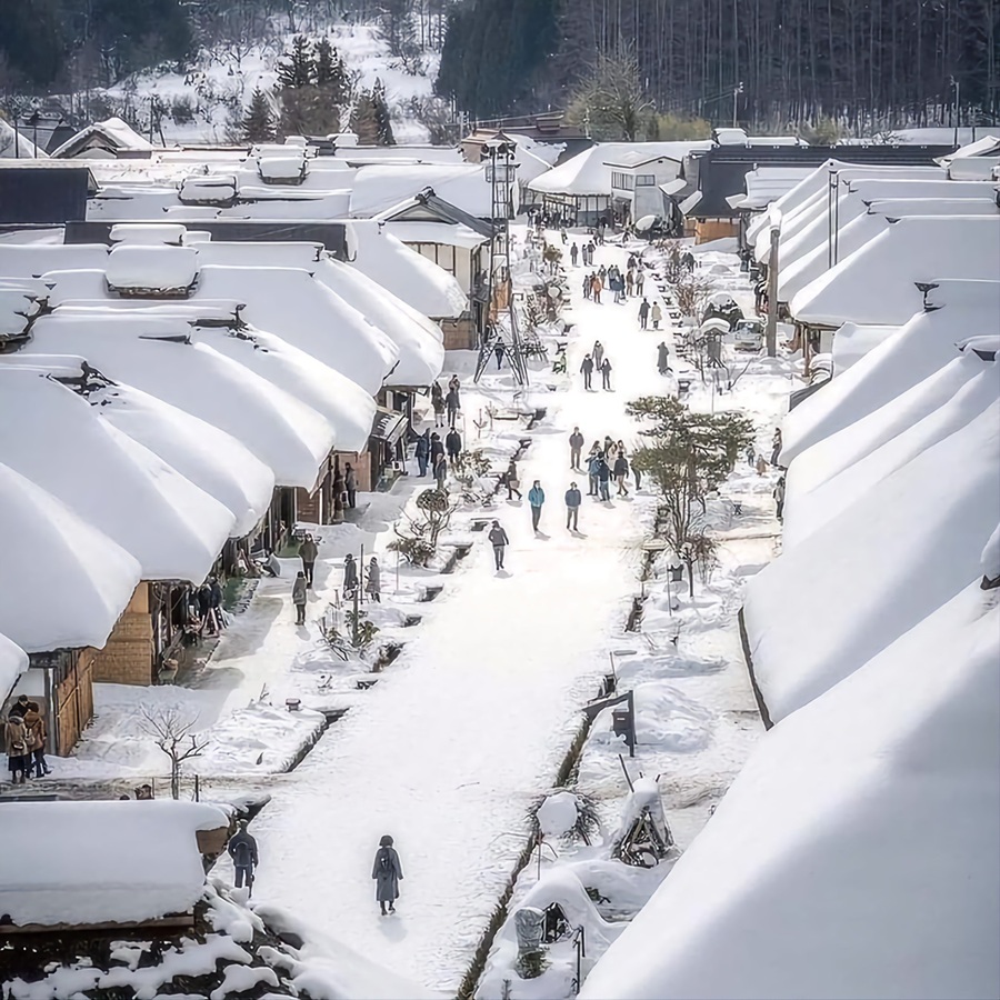 Mùa Đông (Tháng 2): Lễ hội tuyết Ouchi-juku (Snow Festival)