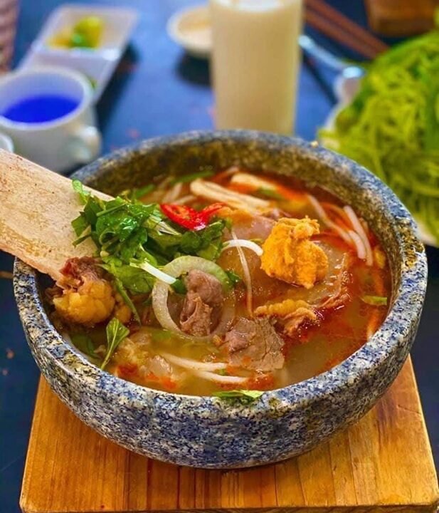 Bún Bò Bốc Khói (Đoàn Viên Quán)
