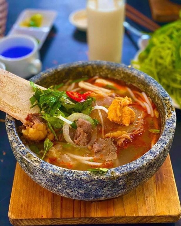 Bún Bò Bốc Khói (Đoàn Viên Quán)
