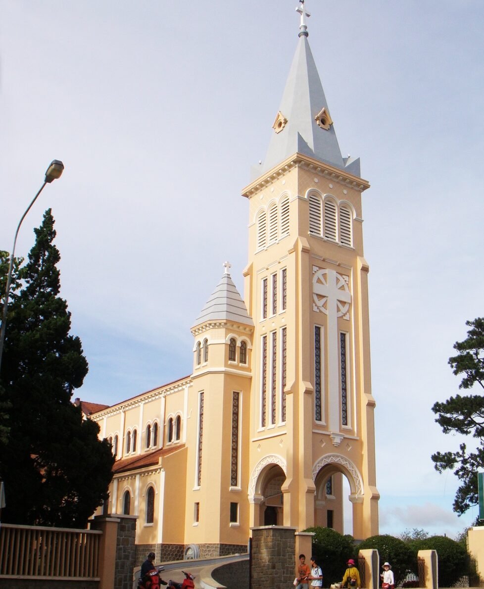 Nhà Thờ Con Gà Đà Lạt