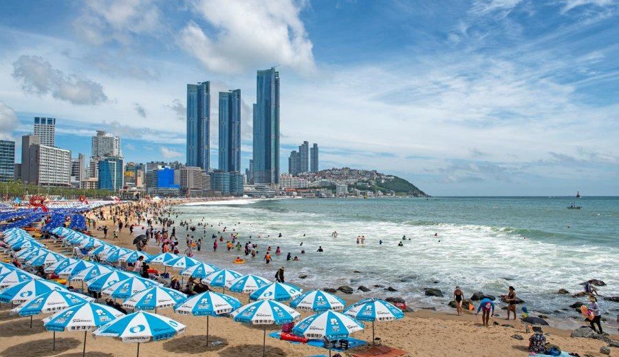 Hoàng hôn trên bãi biển Haeundae Busan Hàn Quốc