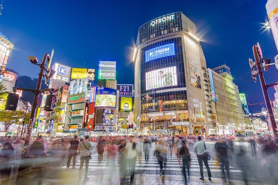 Ngã tư Shibuya nhộn nhịp tại Tokyo