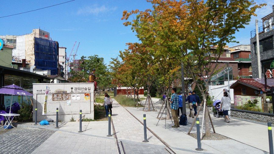 Công viên đường tàu Gyeonguiseon gần Hongdae, khu Yeonnam-dong