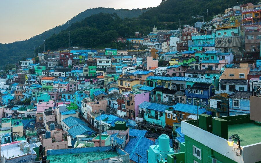 Làng bích họa Gamcheon rực rỡ sắc màu lúc hoàng hôn, Busan