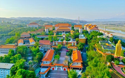 Toàn cảnh Phật Quang Sơn nhìn từ trên cao, Cao Hùng, Đài Loan