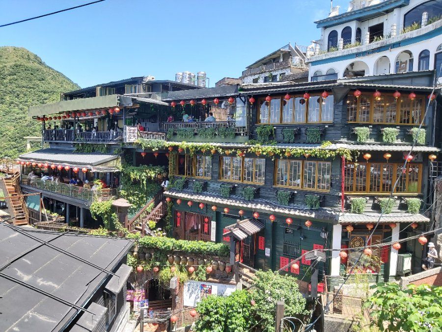 Quán trà A-Mei Teahouse với đèn lồng đỏ tại Cửu Phần, Đài Loan