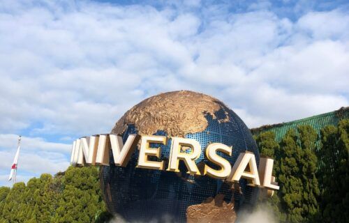 Cổng vào Universal Studios Japan tại Osaka
