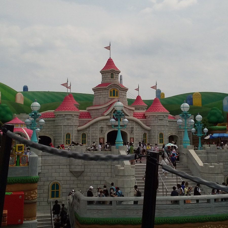 Lâu đài công chúa Peach tại khu Super Nintendo World Osaka
