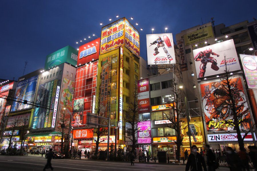 Ánh đèn Akihabara về đêm Tokyo