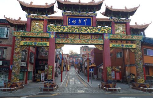 Cổng chào phong cách Trung Hoa tại lối vào Incheon Chinatown