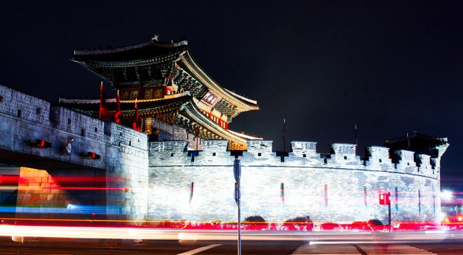 Cổng Janganmun (cổng bắc) - cổng thành lớn nhất của Pháo đài Hwaseong Suwon