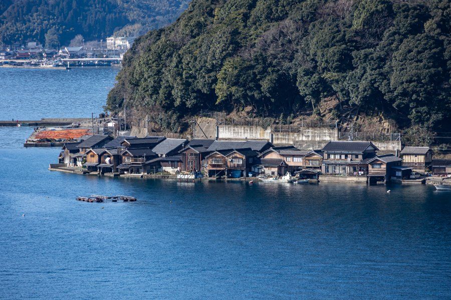 Dãy nhà thuyền Funaya ven vịnh Ine ở Kyoto Nhật Bản