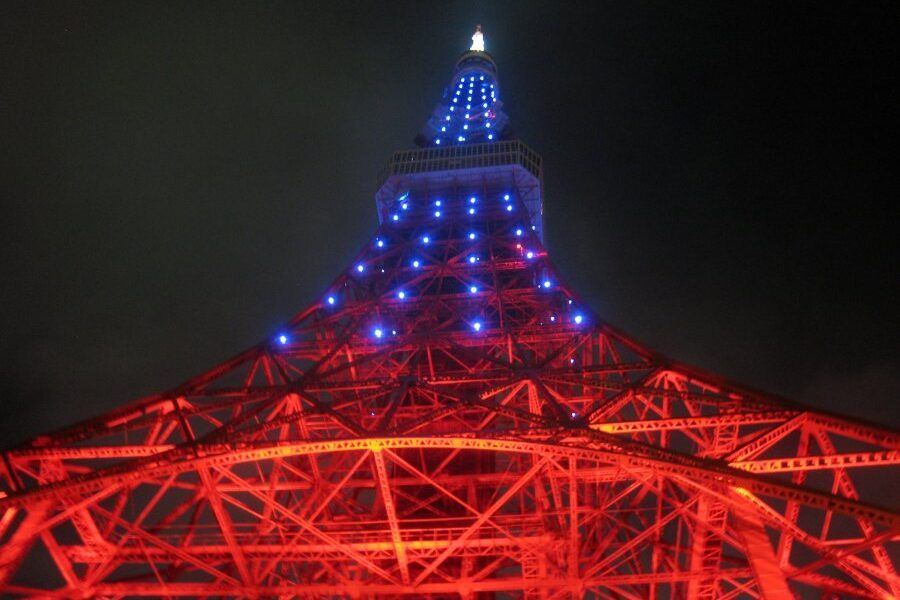Tokyo Tower - tòa tháp đỏ trắng mang phong cách tháp Eiffel giữa lòng Tokyo