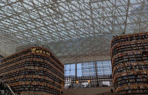 Thư viện Starfield Library với kệ sách cao tại trung tâm COEX, Gangnam