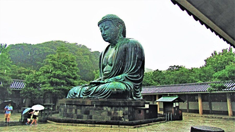 Tượng Đại Phật bằng đồng cao 13 mét ngồi giữa trời tại chùa Kotoku-in Kamakura