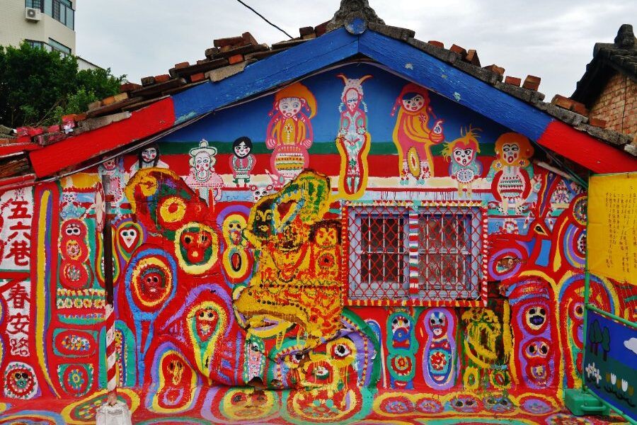 Làng cầu vồng Rainbow Village đầy màu sắc ở Đài Trung