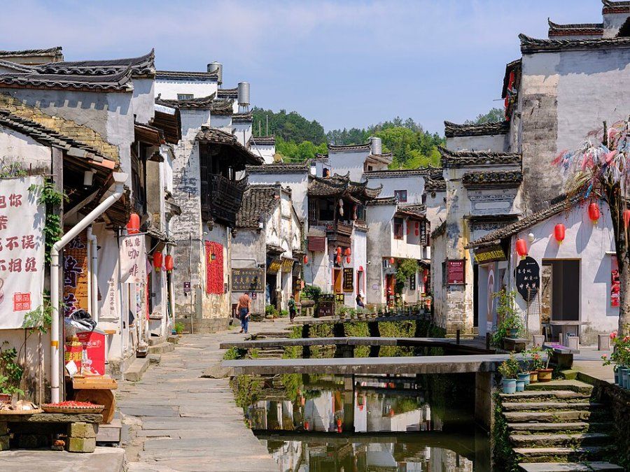 Con phố ven suối ở làng cổ Lý Khanh (Likeng), Vụ Nguyên