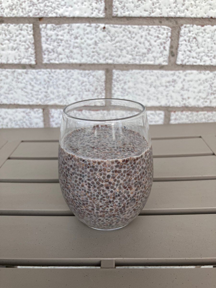Cốc pudding hạt chia món sáng healthy làm sẵn